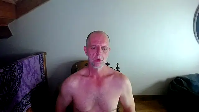 Snapshot of RealReadyFun chatting on 07.21.26 RealReadyFun online show from 07.21.26