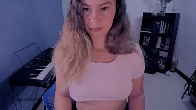 Snapshot of gigi_stephans chatting on 07.23.26 gigi stephans online show from 07.23.26