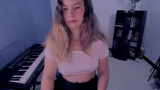 Snapshot of gigi_stephans chatting on 07.23.26 gigi stephans online show from 07.23.26