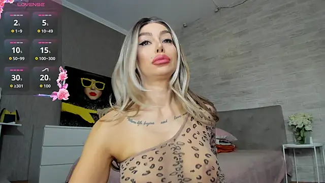 Snapshot of Alessa_Burns chatting on 09.15.25 Alessa Burns online show from 09.15.25