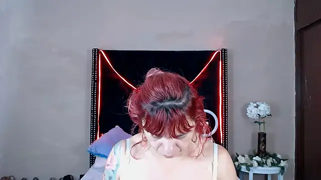 Snapshot of VioletaaaSlave chatting on 02.04.26 VioletaaaSlave online show from 02.04.26