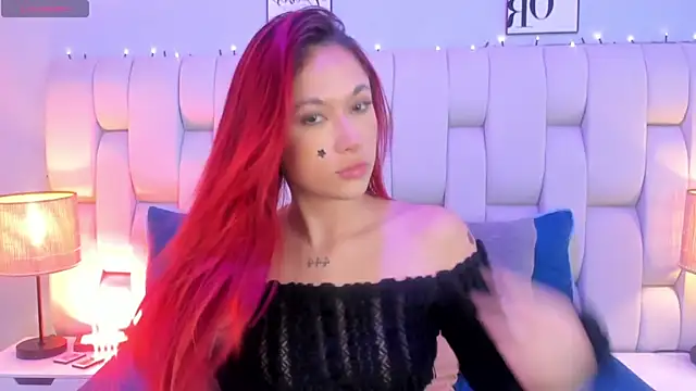 Snapshot of SkinnyFoxy chatting on 02.04.26 SkinnyFoxy online show from 02.04.26