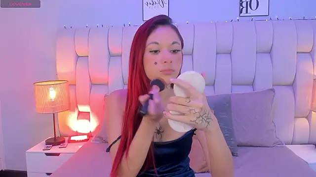 Snapshot of SkinnyFoxy chatting on 02.05.26 SkinnyFoxy online show from 02.05.26