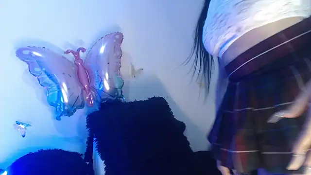 Snapshot of kimkyfox chatting on 12.13.24 kimkyfox online show from 12.13.24