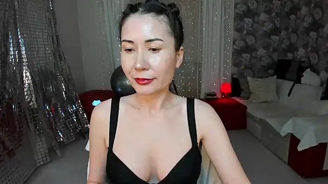 Snapshot of KarinaSweeety chatting on 06.23.26 KarinaSweeety online show from 06.23.26