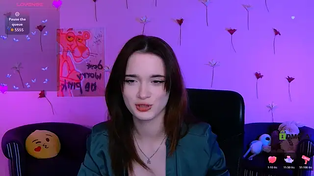 liana kisses online show from 04.24.26