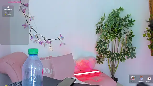 BarbaraKnox  online show from 10.22.25