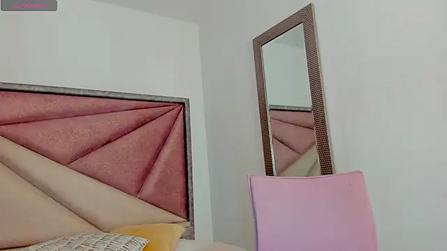 BarbaraKnox  online show from 04.24.26