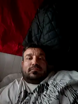 Snapshot of Futacisu chatting on 10.31.25 Futacisu online show from 10.31.25