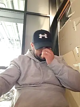 Snapshot of Futacisu chatting on 11.30.25 Futacisu online show from 11.30.25