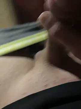 Snapshot of Ariel_Ari chatting on 12.05.25 Ariel Ari online show from 12.05.25