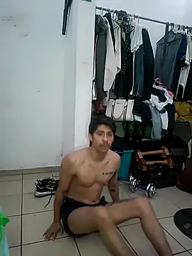 Snapshot of culitotragon24 chatting on 10.23.25 culitotragon24 online show from 10.23.25