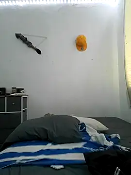 Snapshot of culitotragon24 chatting on 11.04.25 culitotragon24 online show from 11.04.25