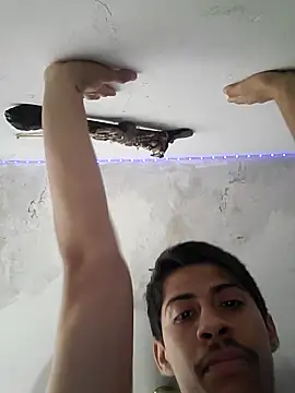 Snapshot of culitotragon24 chatting on 12.17.25 culitotragon24 online show from 12.17.25