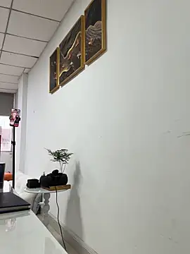 Efangfang online show from 10.28.25