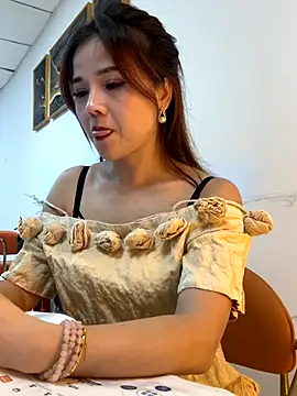 Efangfang online show from 12.04.25