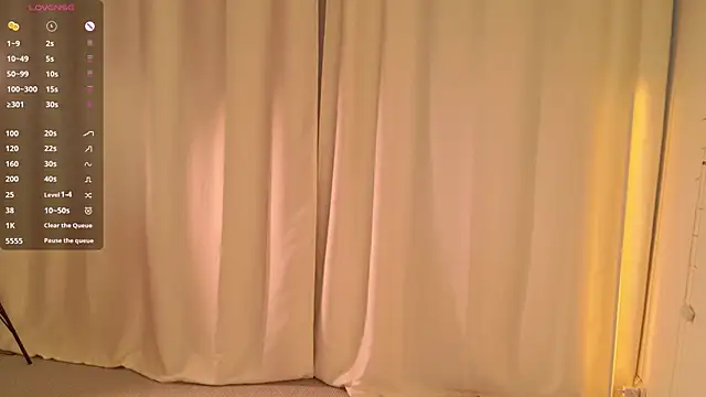 Snapshot of EmiliaDreams chatting on 09.15.25 EmiliaDreams online show from 09.15.25