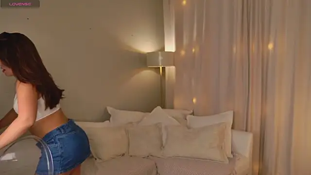 EmiliaDreams online show from 07.08.26