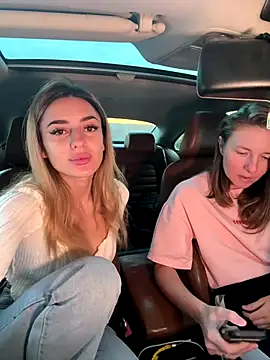 Snapshot of Jasmine_urPrincess chatting on 10.27.25 Jasmine urPrincess online show from 10.27.25