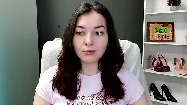 Snapshot of Meagn_Extasy chatting on 06.17.26 Meagn Extasy online show from 06.17.26