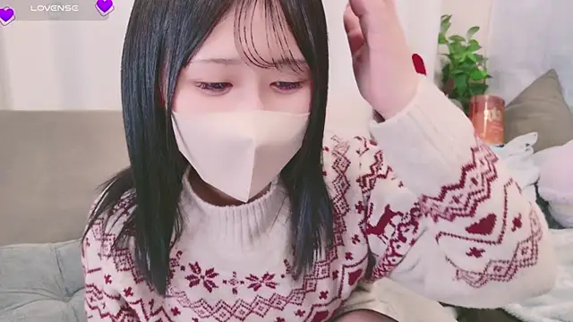 Snapshot of Conatsu chatting on 12.20.24 Conatsu online show from 12.20.24