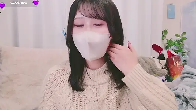 Snapshot of Conatsu chatting on 01.06.25 Conatsu online show from 01.06.25