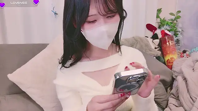 Snapshot of Conatsu chatting on 01.08.25 Conatsu online show from 01.08.25