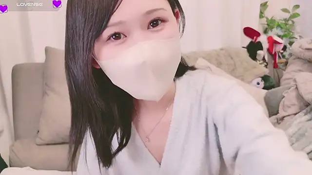 Snapshot of Conatsu chatting on 01.21.25 Conatsu online show from 01.21.25