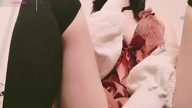 Snapshot of Conatsu chatting on 02.26.25 Conatsu online show from 02.26.25