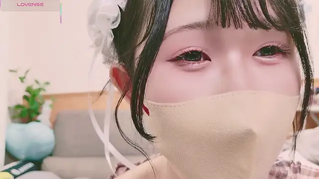 Snapshot of Conatsu chatting on 03.02.25 Conatsu online show from 03.02.25