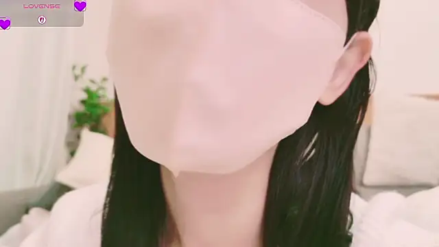 Snapshot of Conatsu chatting on 09.10.25 Conatsu online show from 09.10.25