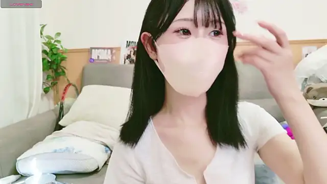 Snapshot of Conatsu chatting on 10.15.25 Conatsu online show from 10.15.25