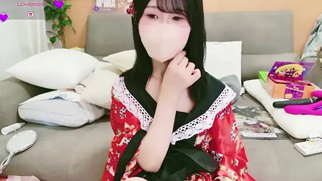 Snapshot of Conatsu chatting on 10.18.25 Conatsu online show from 10.18.25