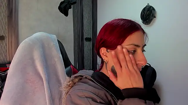 Snapshot of selene_red_ chatting on 02.04.26 selene red online show from 02.04.26