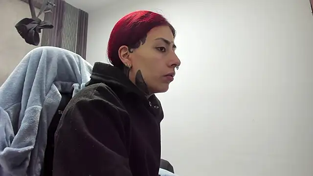 Snapshot of selene_red_ chatting on 02.06.26 selene red online show from 02.06.26