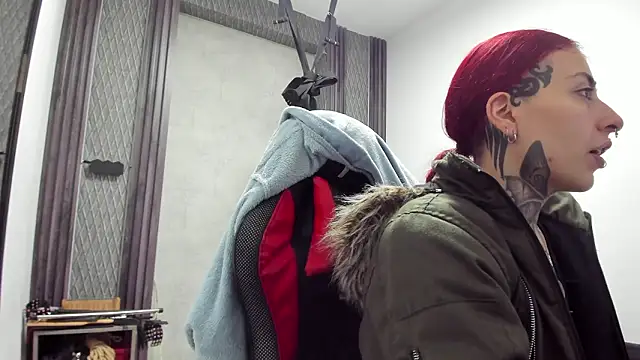 Snapshot of selene_red_ chatting on 02.20.26 selene red online show from 02.20.26