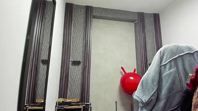 Snapshot of selene_red_ chatting on 03.10.26 selene red online show from 03.10.26