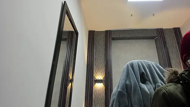 Snapshot of selene_red_ chatting on 03.15.26 selene red online show from 03.15.26