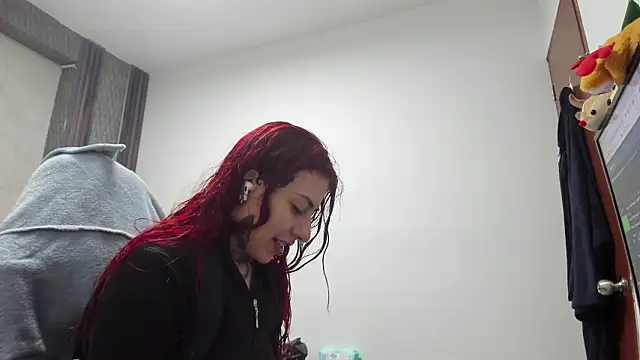 Snapshot of selene_red_ chatting on 03.17.26 selene red online show from 03.17.26