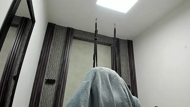 selene red  online show from 05.30.26