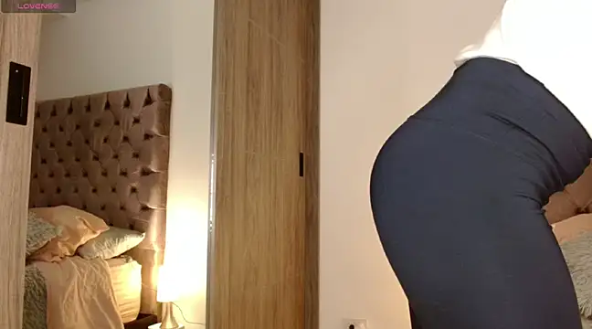 Roussmariehenao online show from 03.09.25