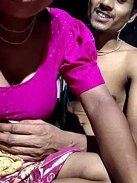 Snapshot of DARK_WINE_ chatting on 09.26.25 DARK WINE online show from 09.26.25