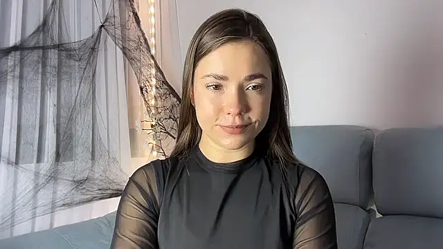 Snapshot of Mika_Miller chatting on 10.29.25 Mika Miller online show from 10.29.25