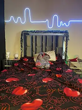 Snapshot of Lya-Kasandra chatting on 12.08.24 Lya-Kasandra online show from 12.08.24