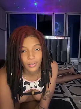 Snapshot of Lya-Kasandra chatting on 01.07.25 Lya-Kasandra online show from 01.07.25