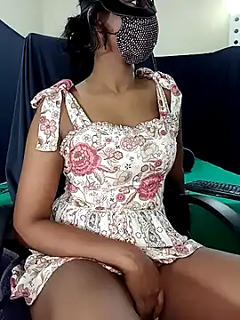 Snapshot of Midnight_Blossom chatting on 02.12.25 Midnight Blossom online show from 02.12.25