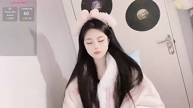 Qedgjwyz1 online show from 02.04.25