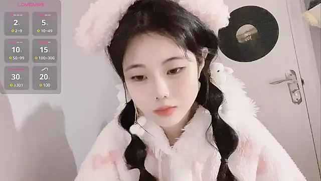 Qedgjwyz1 online show from 02.05.25