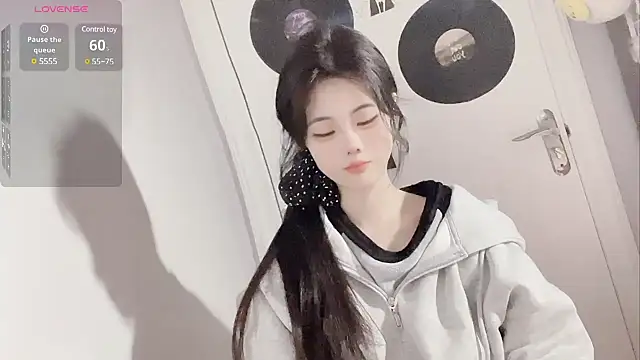 Qedgjwyz1 online show from 02.16.25