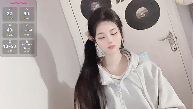 Qedgjwyz1 online show from 02.17.25